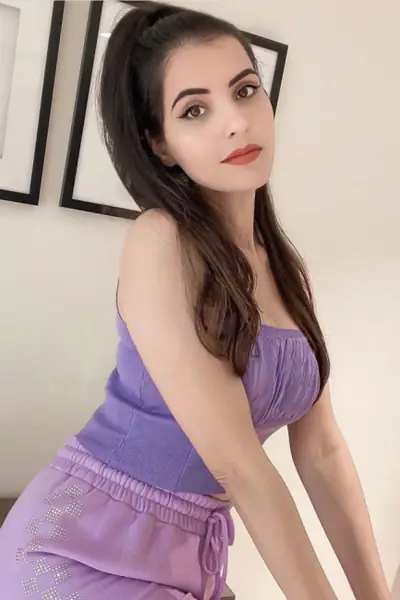 Russian Call Girls ➤8956550336➤ The Leela Mumbai Andheri East