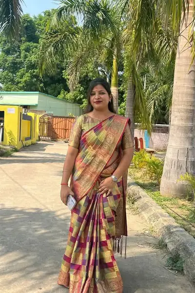 Only cash payment service available bhabhi aunty college girl