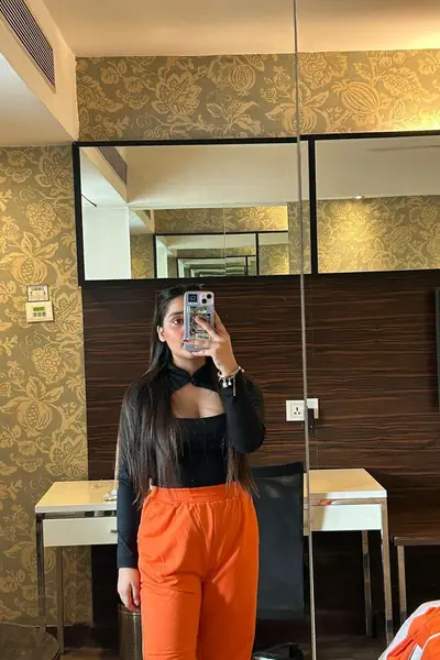 Book Call Girls In Karol Bagh Delhi 9953350570 Escort Service