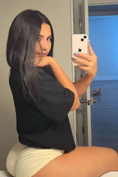 Call Girls in Gurgaon Sector 33 Escorts 9654467111